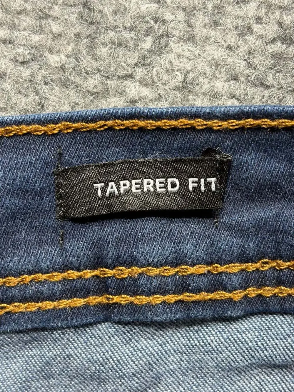 Kenneth Cole New York Men's Tapered Fit med Wash Stretch Denim Jeans 46x30 EUC